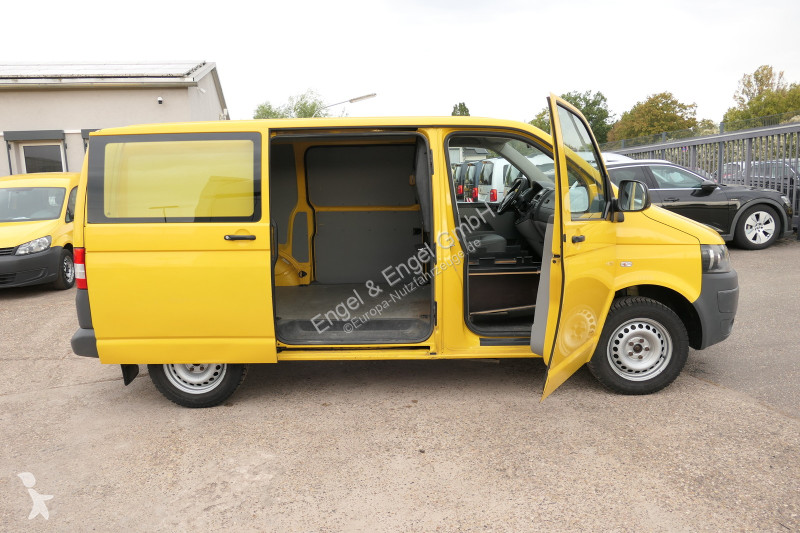 Лекотоварен автомобил Volkswagen T5 Transporter...