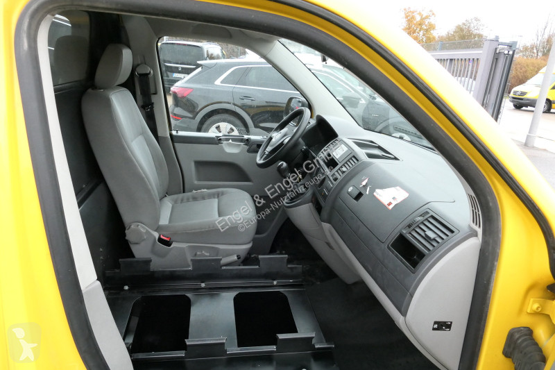 Véhicule utilitaire Volkswagen T5 Transporter...