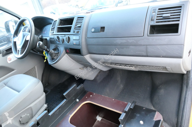 Véhicule utilitaire Volkswagen T5 Transporter...