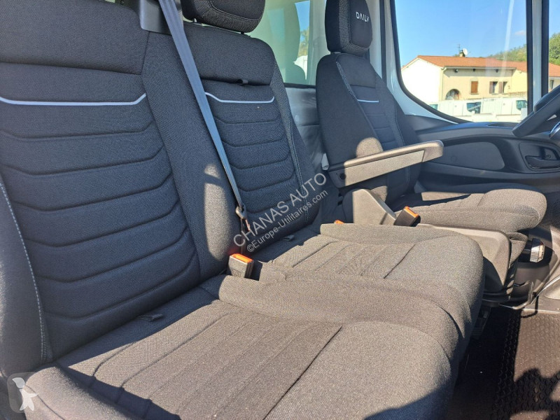Nyttofordon Iveco 35S18 A8 180CV 3L HAYON...