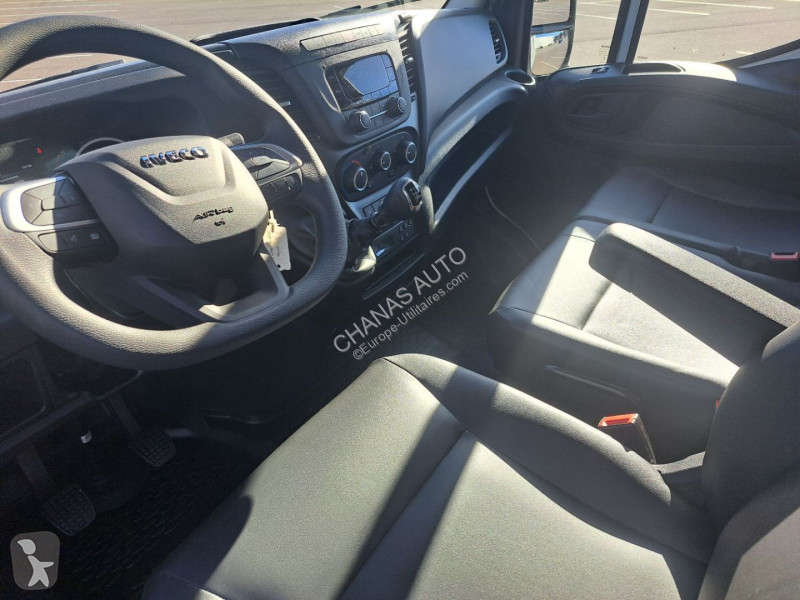 Autoutilitară Iveco 35C18 180CV 3L CAISSE...