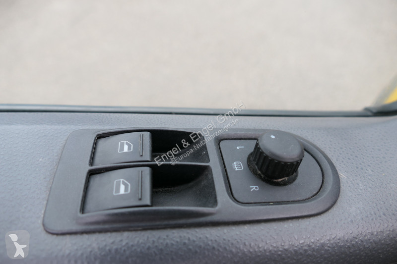 Autoutilitară Volkswagen T5 Transporter 2.0 TDI...