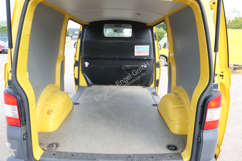 Autoutilitară Volkswagen T5 Transporter 2.0 TDI...