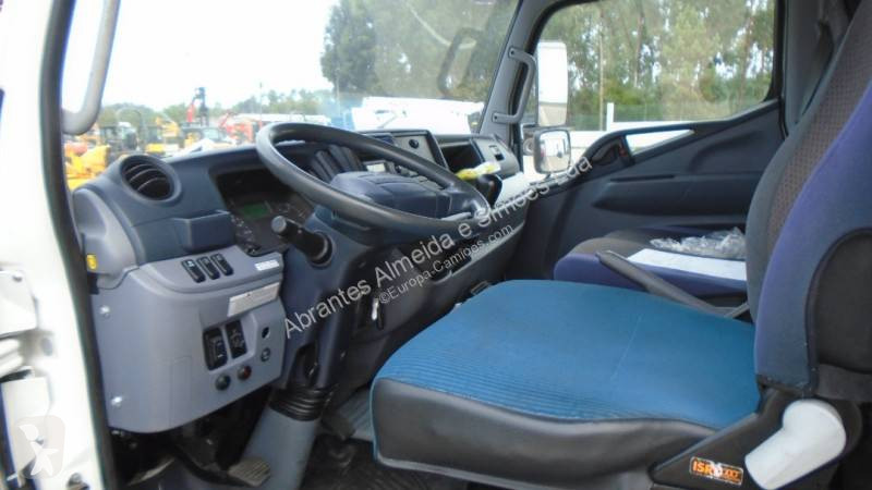 Véhicule utilitaire Mitsubishi Fuso