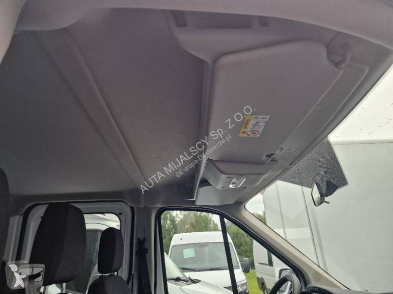 Véhicule utilitaire Ford