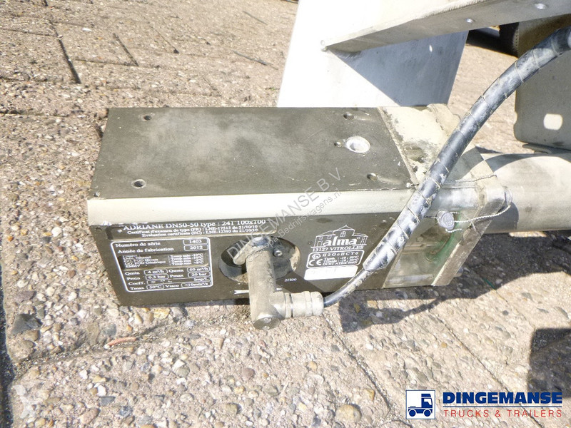 Veicolo commerciale  Fuel tank equipment...