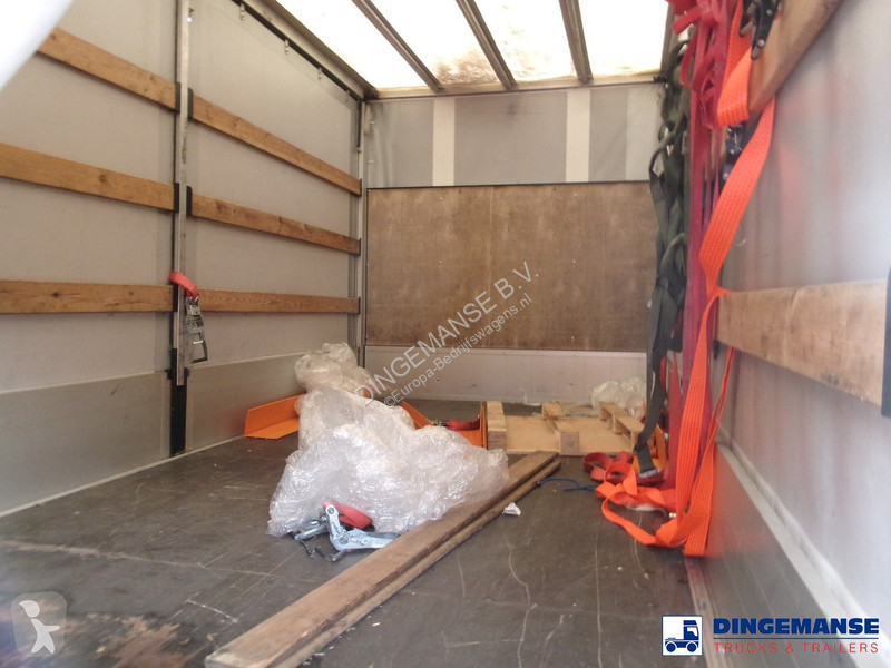 Véhicule utilitaire Volkswagen 4x2 curtain side...