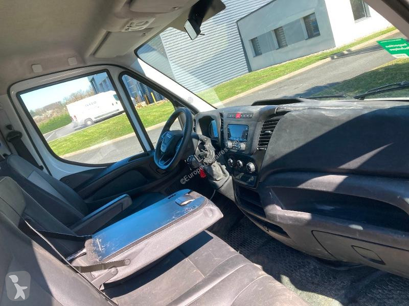 Bedrijfswagen Iveco CCb 35C16H3.0 Empattement...