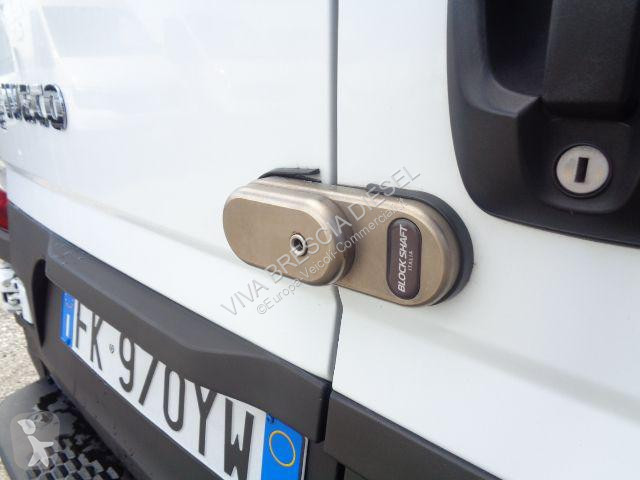 Veículo utilitário Iveco DAILY