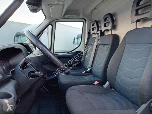 Veicolo commerciale Iveco DAILY 35S14 AT8