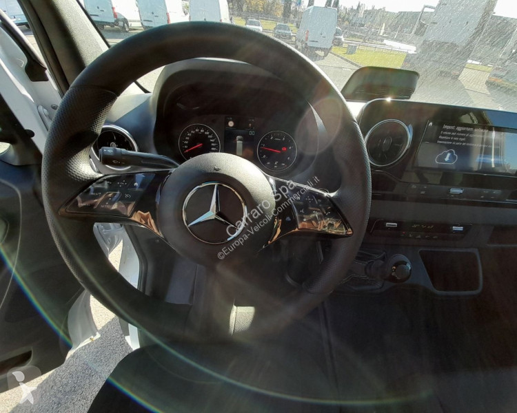 Autoutilitară Mercedes Furgone Traz. Post