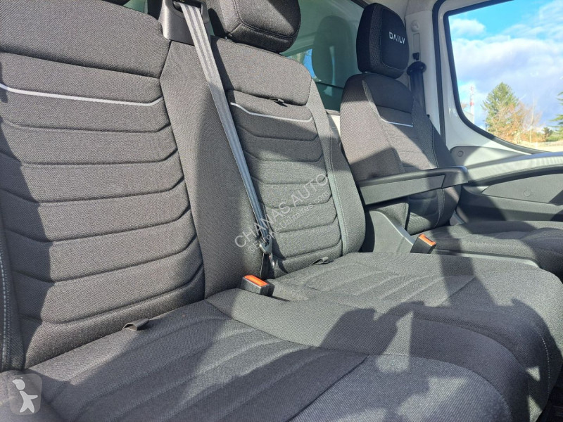 Véhicule utilitaire Iveco 35S18 A8 180CV 3L...