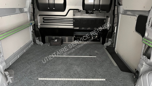 Véhicule utilitaire Ford 300 L1H1 2.0 ECOBLUE...