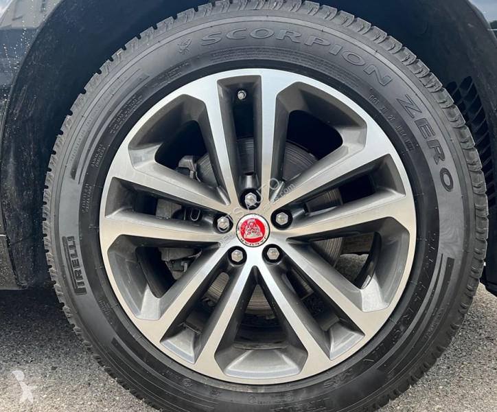 Véhicule utilitaire Jaguar F-PACE 2.0D 180CH...