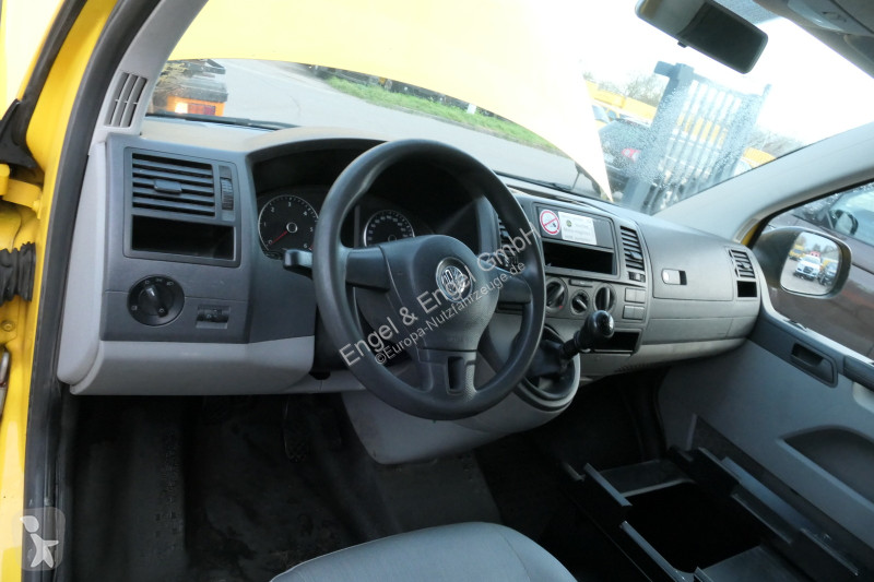Véhicule utilitaire Volkswagen T5 Transporter...