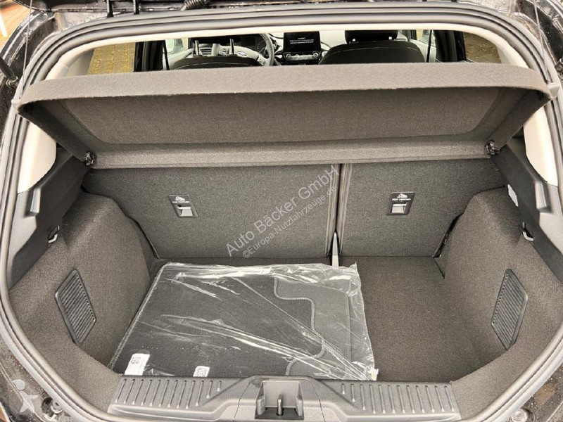 Užitkové vozidlo Ford 1.0 EcoBoost Titanium...