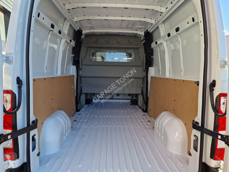 Furgoneta Renault L3H2 150 DOUBLE CABINE