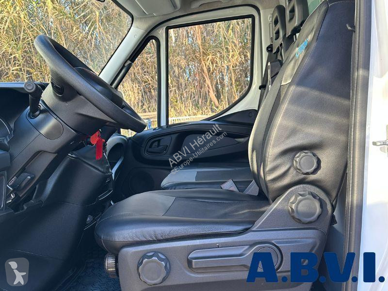 Veículo utilitário Iveco 35C18 FRIGO BOITE AUTO...