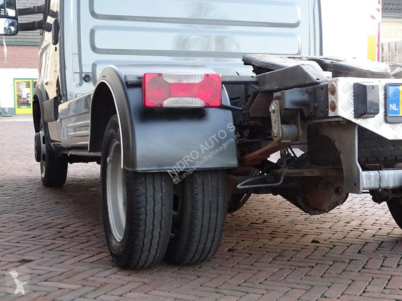 Furgoneta Iveco 35C18 BE TREKKER 3 ZITS EURO 5...