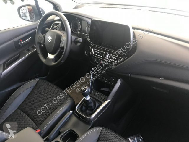 Véhicule utilitaire Suzuki S-CROSS 1.4 HYBRID...