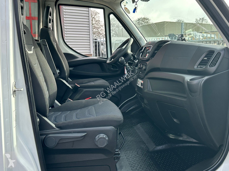 Véhicule utilitaire Iveco 35S14 APK 29-08-2026,...