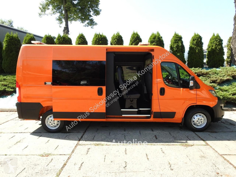 Véhicule utilitaire Peugeot BOXER FURGON...