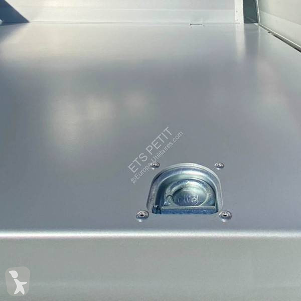 Furgoneta Isuzu