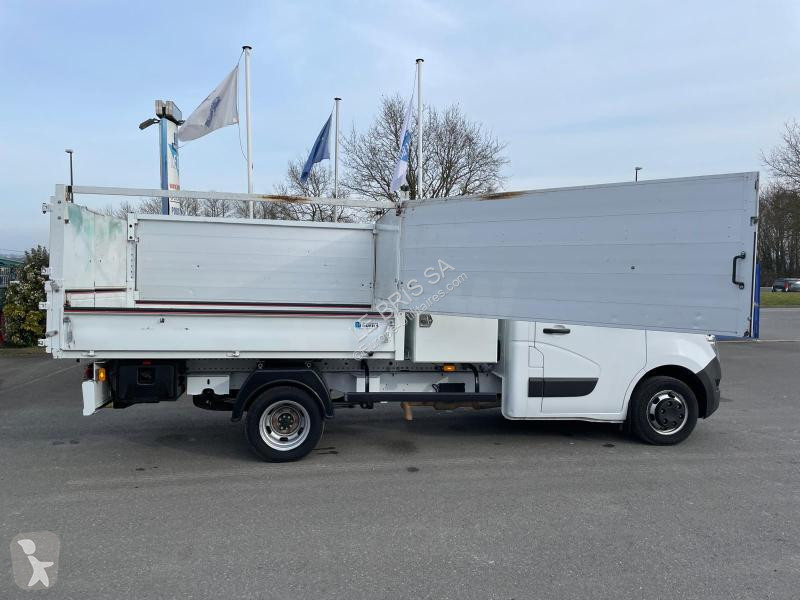 Véhicule utilitaire Nissan 145.35