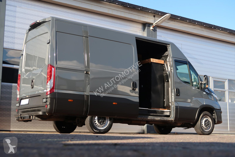 Bedrijfswagen Iveco 35S18HV 3.0 35 L2 H2 AUT/...