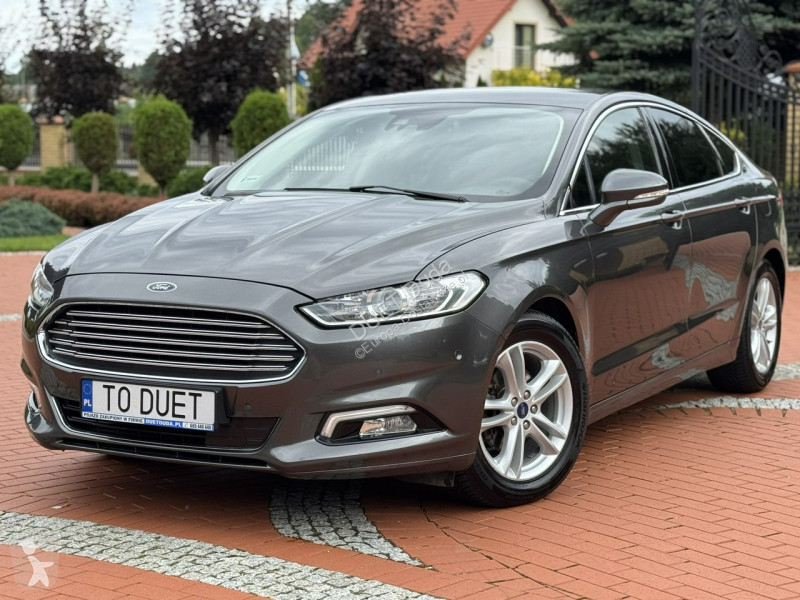 Véhicule utilitaire Ford