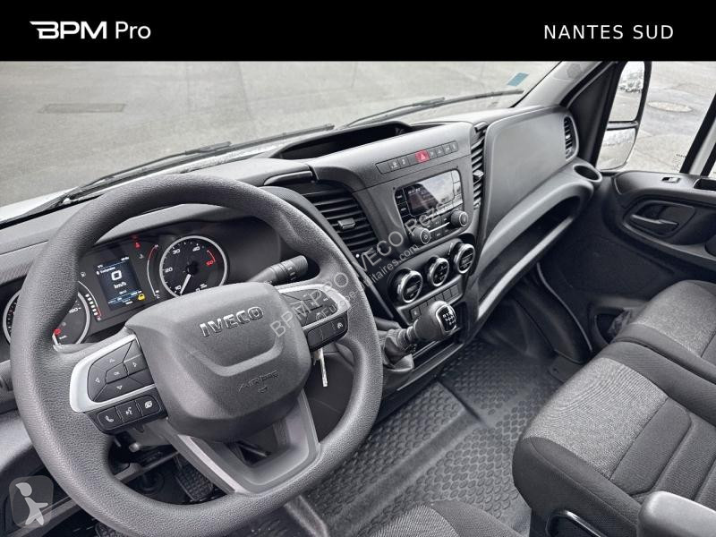 Furgoneta Iveco CCb 35C16H3.0 / Caisse + hayon...