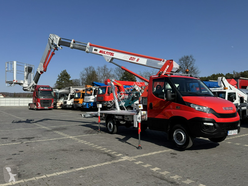 Véhicule utilitaire Iveco 35S12