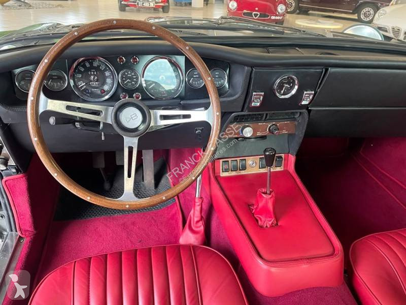 Véhicule utilitaire Aston Martin