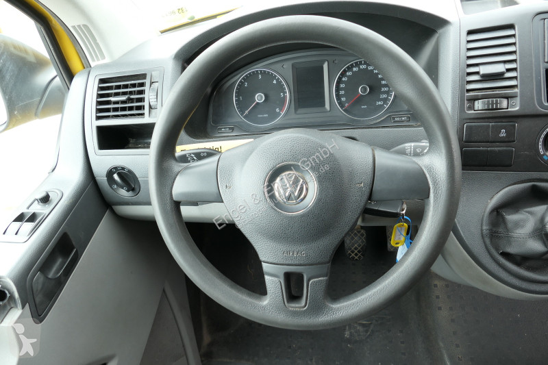 Véhicule utilitaire Volkswagen T5 Transporter...