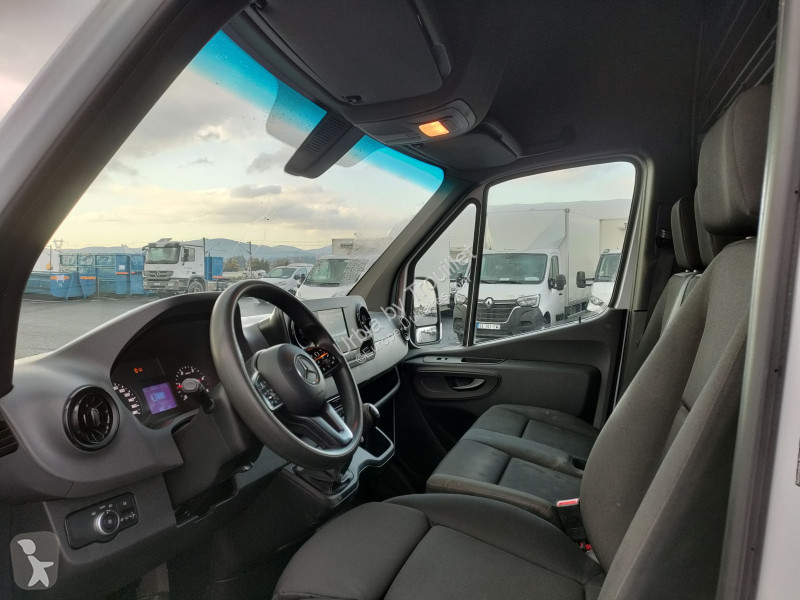 Véhicule utilitaire Mercedes SPRINTER FOURGON