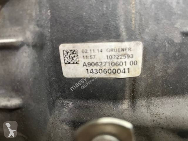 Samochód dostawczy Mercedes