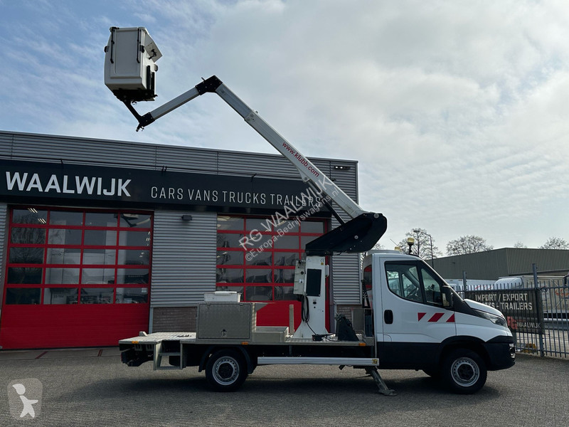 Véhicule utilitaire Iveco 35S12 werkhoogte 12...