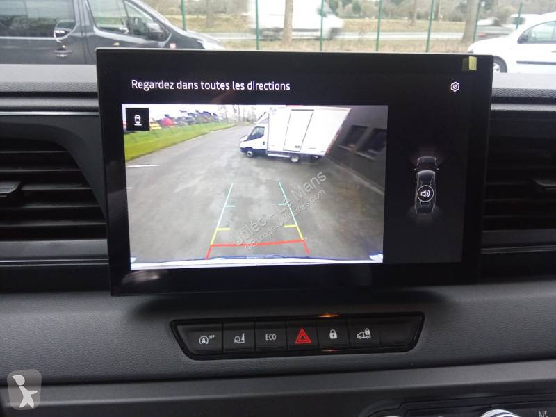 Véhicule utilitaire Nissan