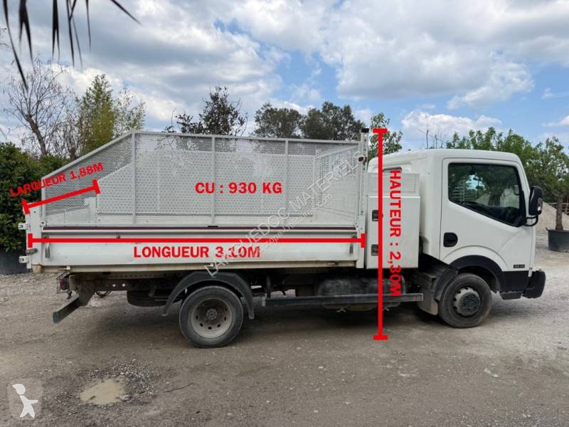 Véhicule utilitaire Nissan