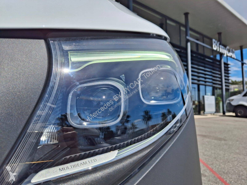 Véhicule utilitaire Mercedes VITO FOURGON 114...