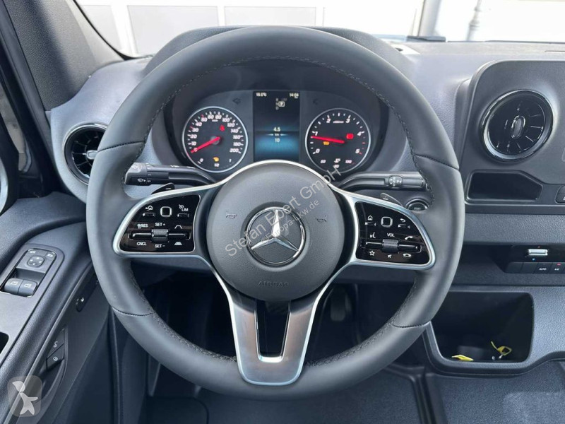 Véhicule utilitaire Mercedes 517 CDI 3665 9G...