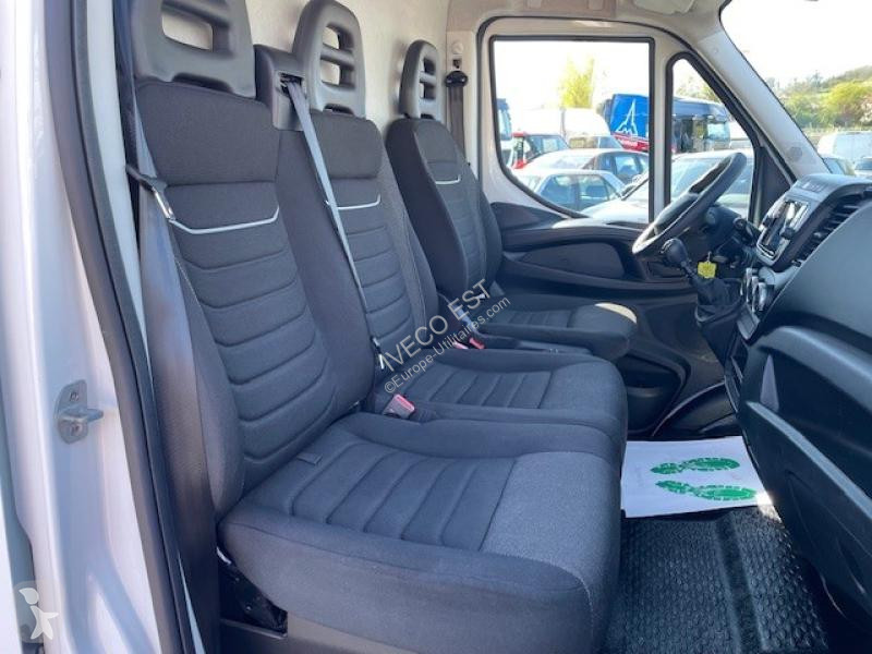 Véhicule utilitaire Iveco 35S Fg 35S18H V16 m3...