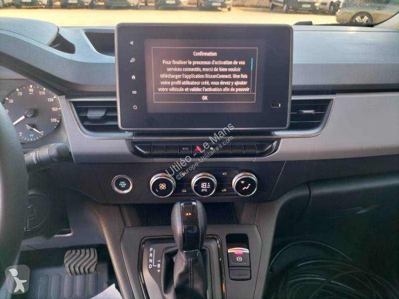 Véhicule utilitaire Nissan