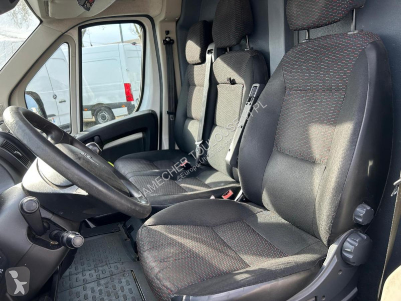 Véhicule utilitaire Citroën 35 L2H2 2.2 BlueHDi...