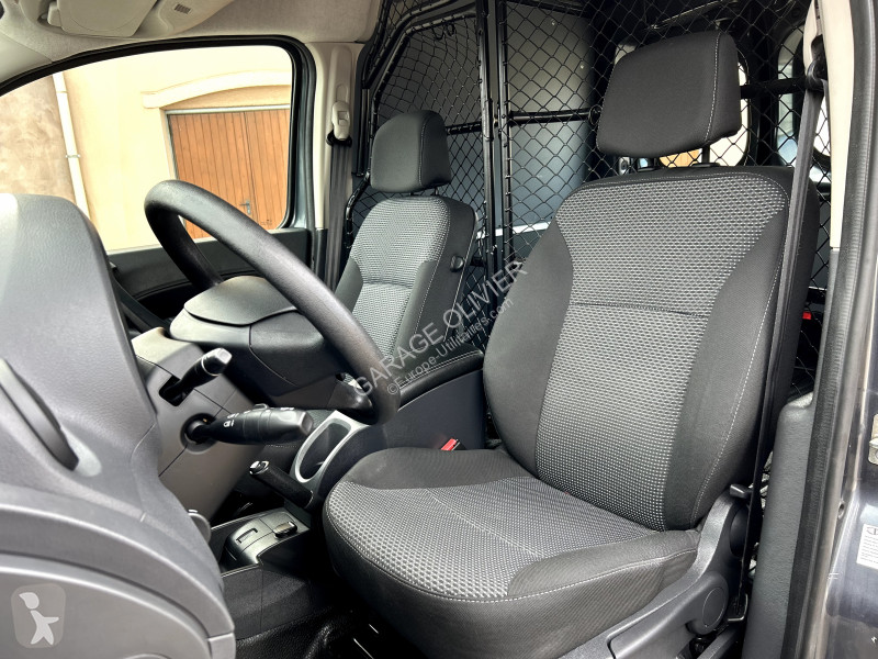 Véhicule utilitaire Mercedes Compact 109 1.5...