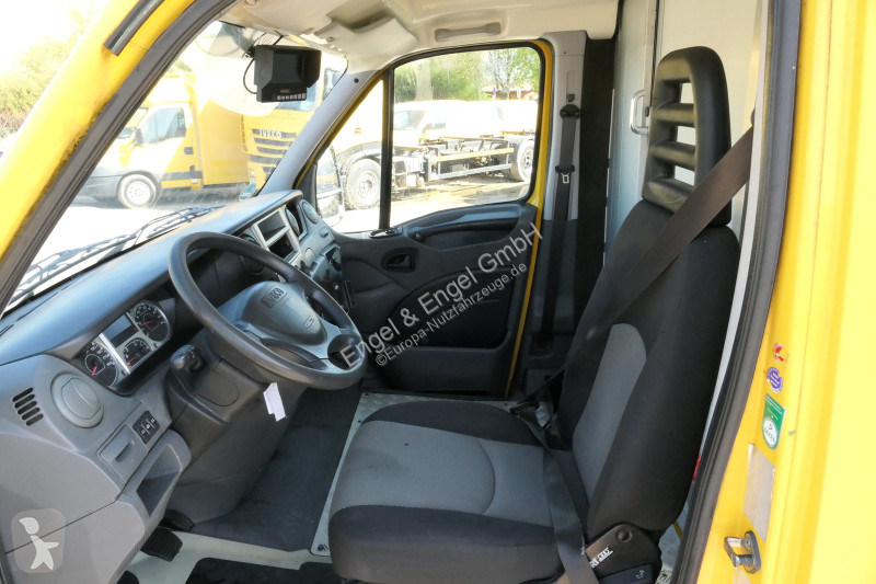 Véhicule utilitaire Iveco Daily 35 S11 C30C...
