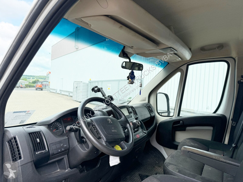 Véhicule utilitaire Peugeot Boxer 4x2 Doka...