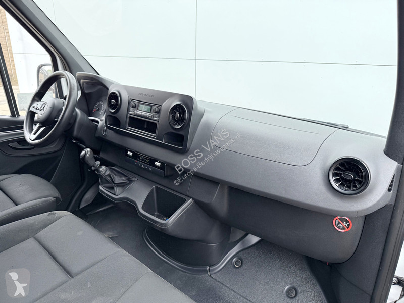Véhicule utilitaire Mercedes 311 CDI L2H2 AC...