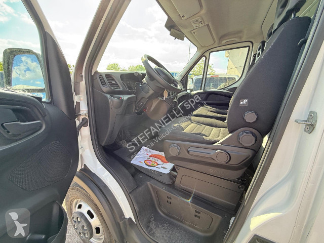 Furgoneta Iveco DAILY 35C14H BOX + SPONDA