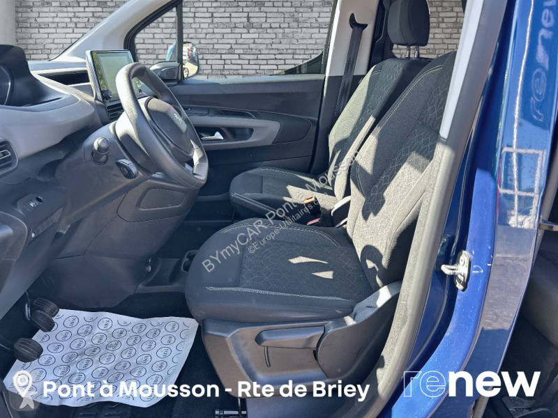 Autoutilitară Peugeot Rifter Standard BlueHDi...
